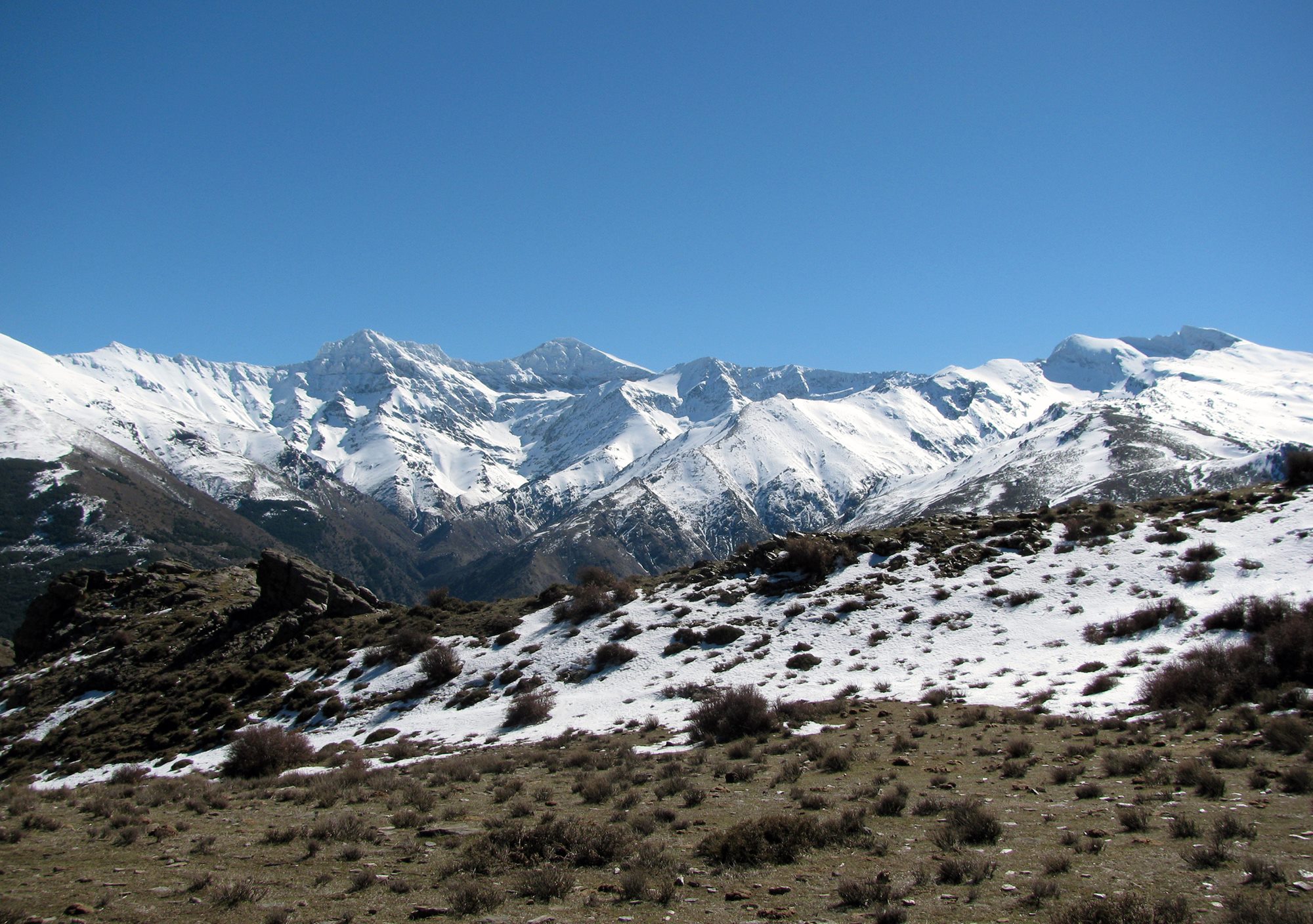 reservar ruta Excursión guiada Sierra Nevada tour guiado en bus salida desde granada con guia de montaña